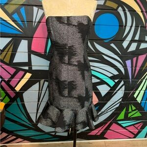 EUC Halston Black/ Silver size 8/10/12 (see below). Retails $875!